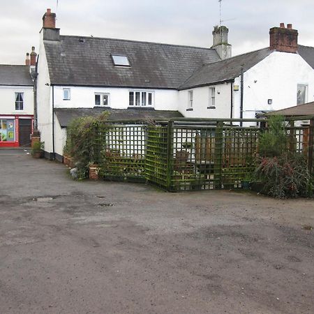 The Crosskeys Inn Usk Exteriör bild